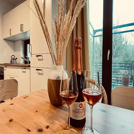 Dom wakacyjny Home, Sea, Jacuzzi, For 5 People