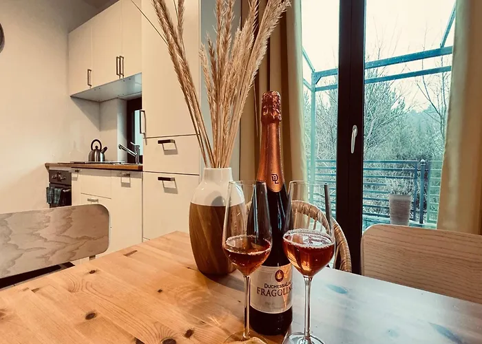 Dom wakacyjny Home, Sea, Jacuzzi, For 5 People