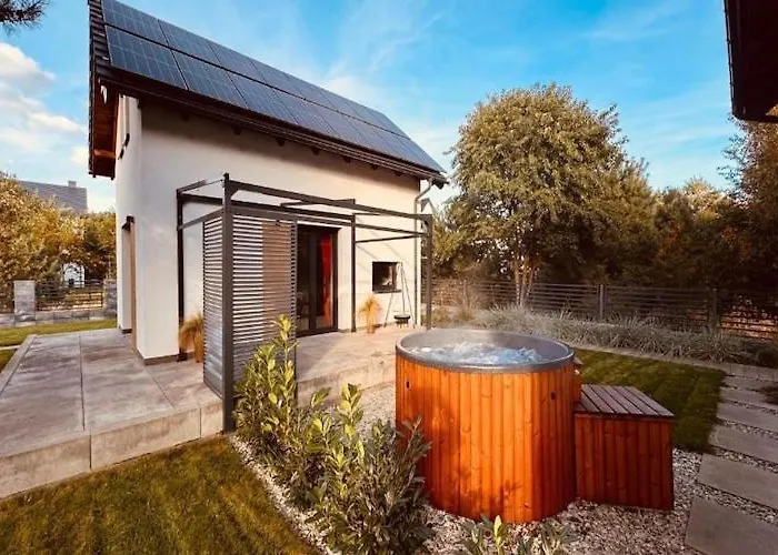 Dom wakacyjny Home, Sea, Jacuzzi, For 5 People *